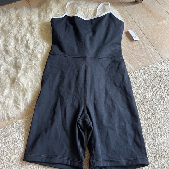 GAP Athletic Romper - Picture 1 of 3
